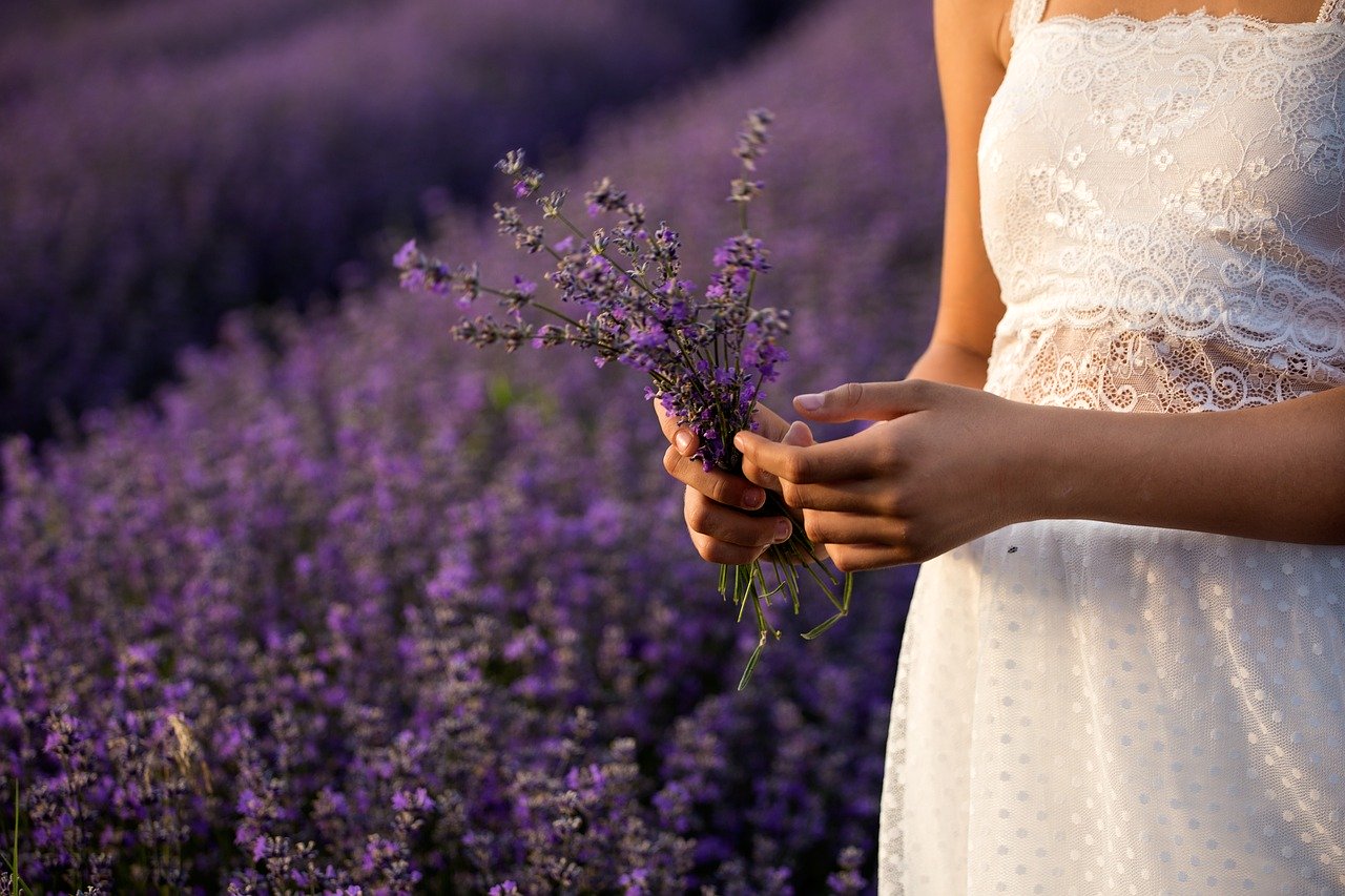 Frumusete si sanatate cu parfum de lavanda! Frumusete si sanatate cu parfum de lavanda!