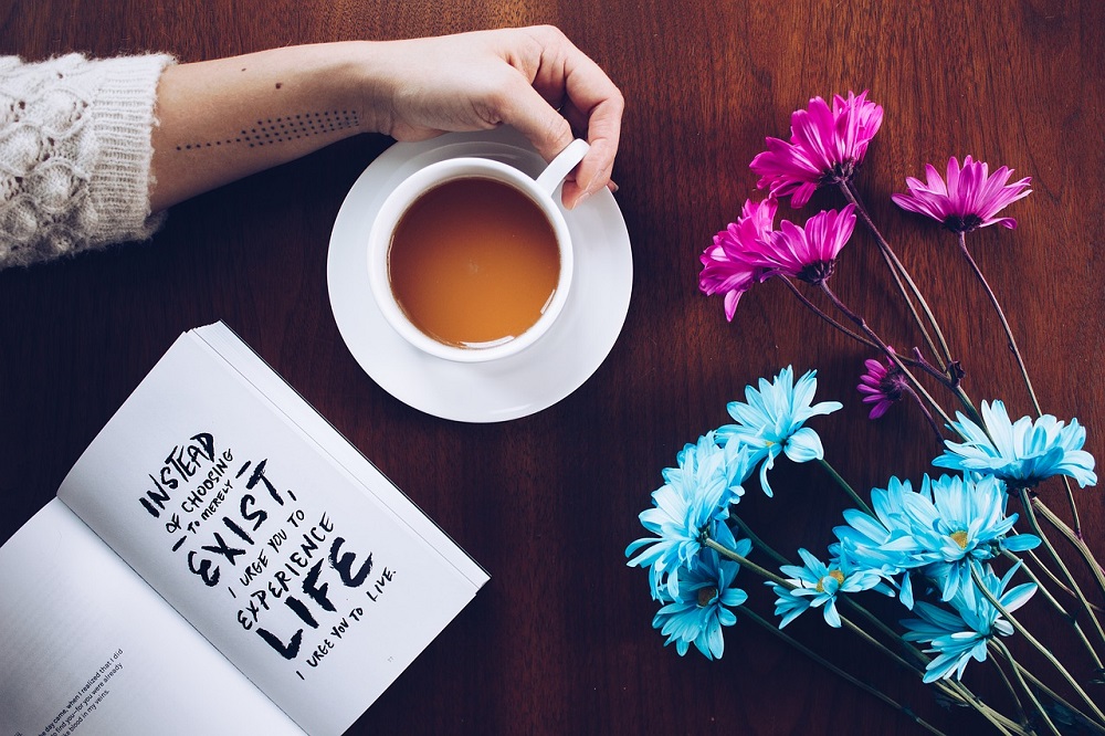 Dimineti cu aroma de cafea Dimineti cu aroma de cafea